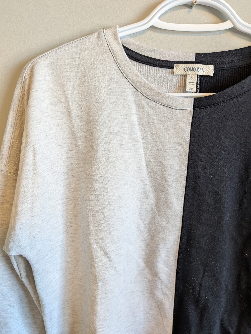 COMO BLU Two-Tone Half & Half Tee — Black & Light Gray